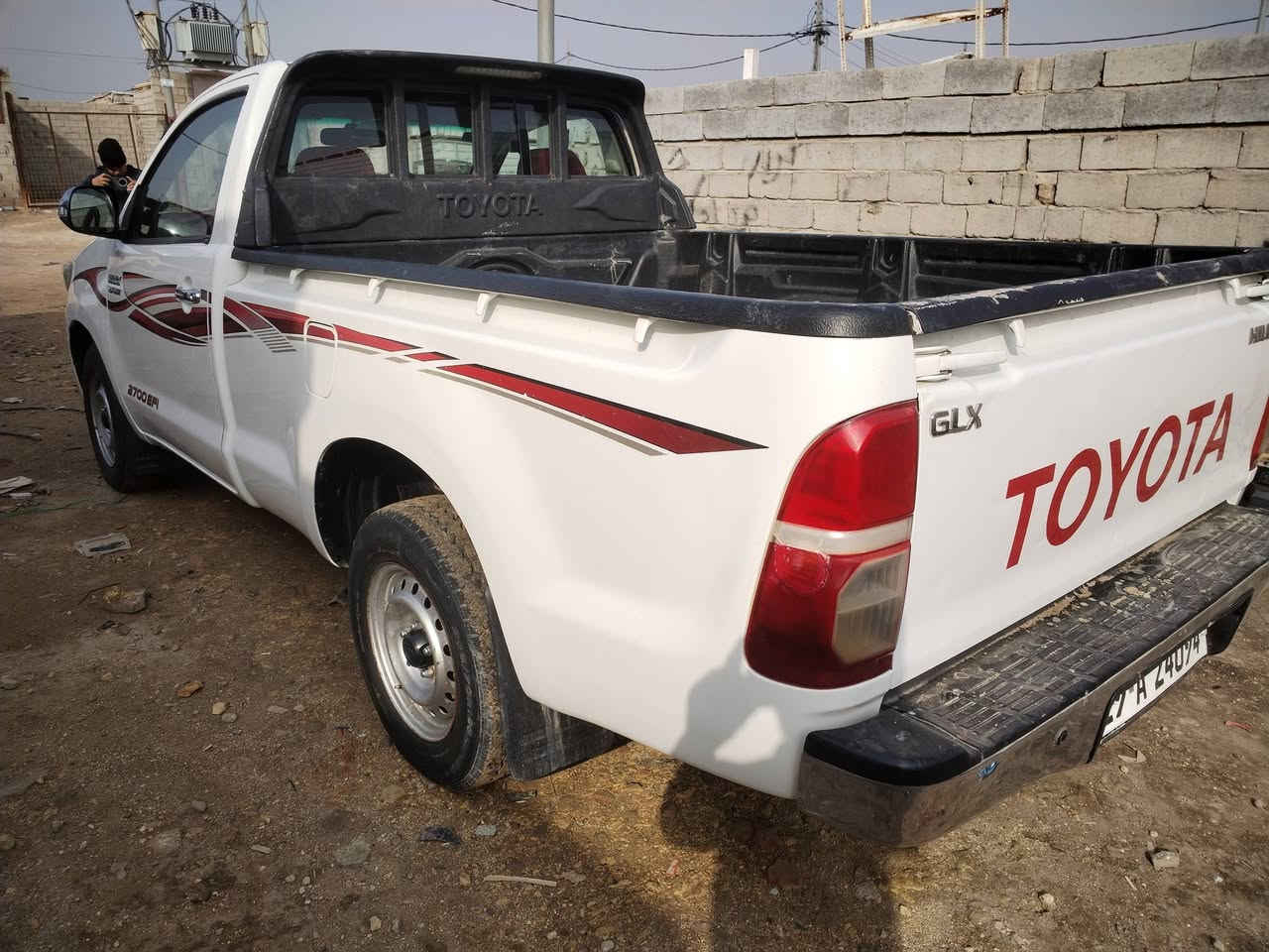 السلام عليكم..
هايلوكس موديل 2015 سعودي ام الدعاء

سياره كفاله عامه من الضربه والتبديل والصبغ

محرك وكير وضع شركه مامفتوح بيها برغي

رقم انگليزي بسمي سنويه مجدده لل 2031
 السعر 184 وبيها مجال بسيط *********** ***********.. ديوانية
