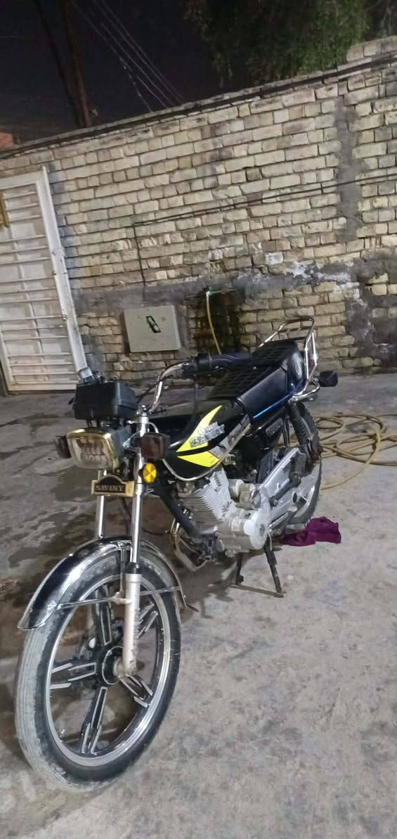 سلام عليكم شباب دراجه للبيع موديل 22 ما بها اي شيء نقص اوراق كامله والعنوان بغداد جسر ديالى السعر 700 وبيها مجال الاتصال *********** دراجه خير من الله محرك ما مفتوح
