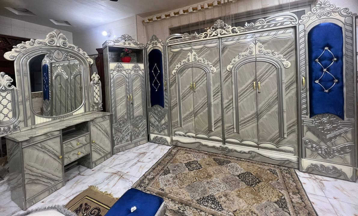 750غرفه ست ابواب خشب عراقي اخت الجديده مال عرسان زاويه كنتوريه وياهه شالوزيه وطابوريه  بغداد الحسينيه مال الراشديه وعندي توصيل ***********
