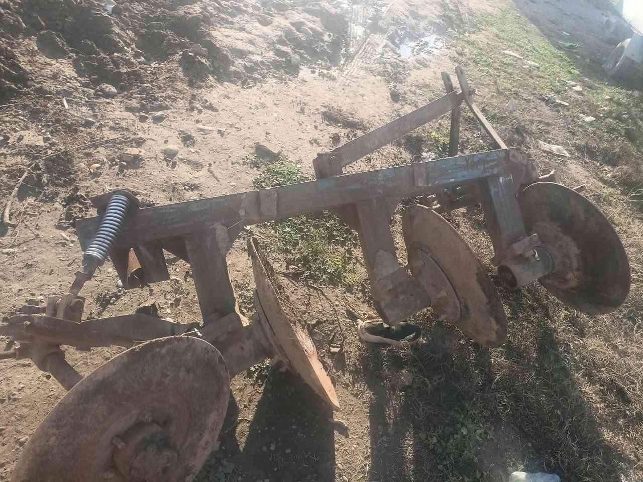 عربانه سكندر يه سعر 850
فدان 275
دسك 500
*********** 
ا
