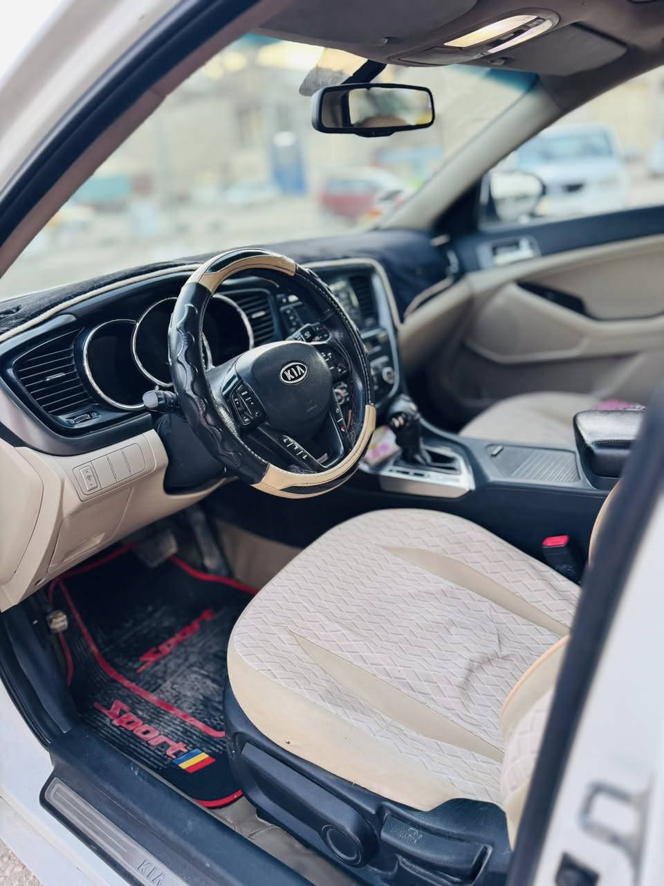 السلام عليكم
كيا اوبتيما موديل ٢٠١٢
 فول مواصفات، بصمه، بانوراما، مكفولة من صبغ، من تبديل، من حادث 
بيها ملاحظات بسيطه 
السياره بإسمي، رقم بغداد 
السعر/ ١٢٨
عنواني/ حله شارع ٨٠ 
رقم/ ***********
***********
