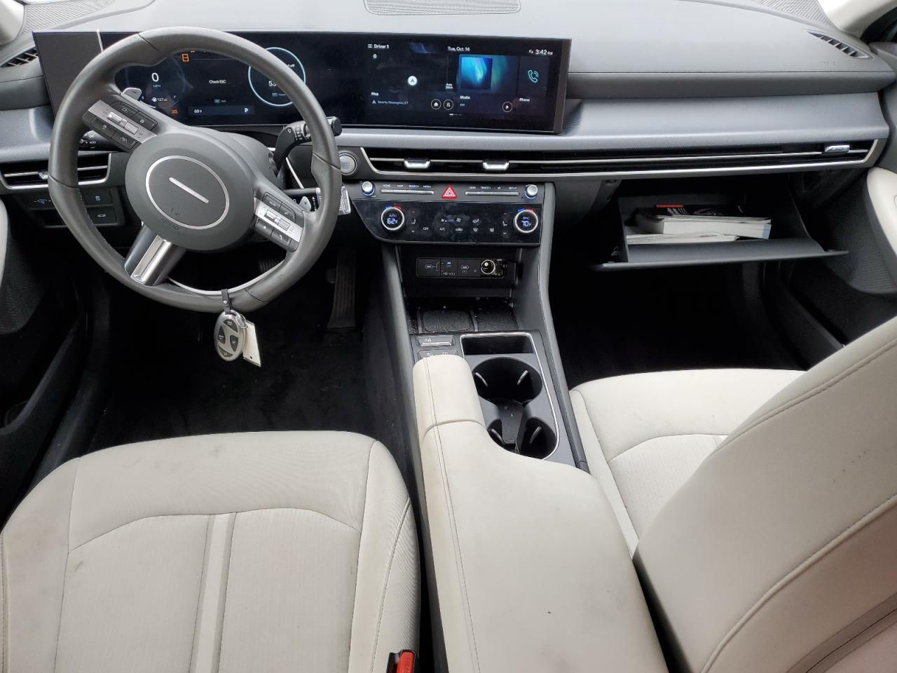 مزاد الثلاثاء 30-12-2025 
نوع السيارة : 2024 HYUNDAI SONATA SEL
📌يمكن ادخالها على كتاب ذوي الشهداء📌
عداد المسافة : 17,877 mi  
حجم المحرك: 4 سلندر 2.5
ناقل الحركة : اوتوماتك
الضرر كما موضح بالصور
✅للمزايدة على السيارة الموجودة في المنشور يرجى الحضور الى مكتب الجزيرة في الساعة الخامسة عصرا.
عنوان المكتب : موصل - الفيصلية -قرب مديرية المرور 
أو الاتصال على الارقام التالية👇👇👇
       ***********  ........  ***********  
       ***********  ........  ***********
الفرع  الثاني:
 جنوب الموصل معرض الحاج خالد اللجي: ***********
