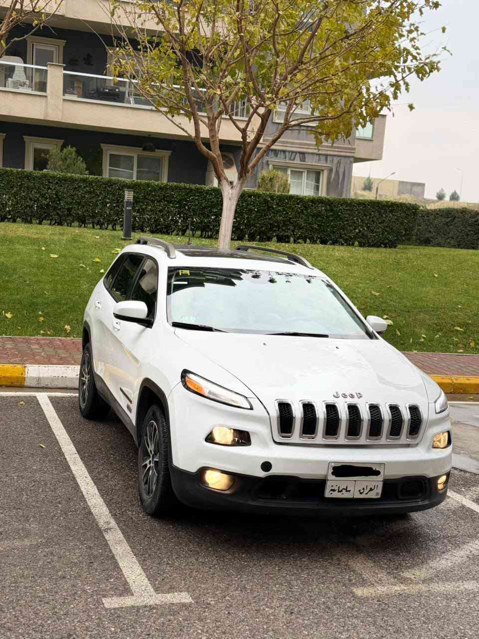 Jeep cheroke 2016 limited                              چوار بستۆن   
دەبڵ ئەکسل 
دەبڵ گێڕ 
تۆماتیک عادی
چوارمۆدی لێ خوڕین
پانۆرامە
لایت ئۆتۆ LED
چوارجام ئۆتۆ
کوشن هیتەر کوشن کارەبا
سوکان هیتەر 
ئاوێنە هیتەرو ڕادار
جام هیتەر
سنوق جەگ
شاشە گەورە
هەندێ مواسەفاتی تر 
دوو پارچەو پەڵەیەک بۆیاغ
سەنەوی و ڕەقەمی تازەیە تا 2030بەناوی خۆمەوە
*********** فایبەر   واتسئەپف السليمانية, العراق
