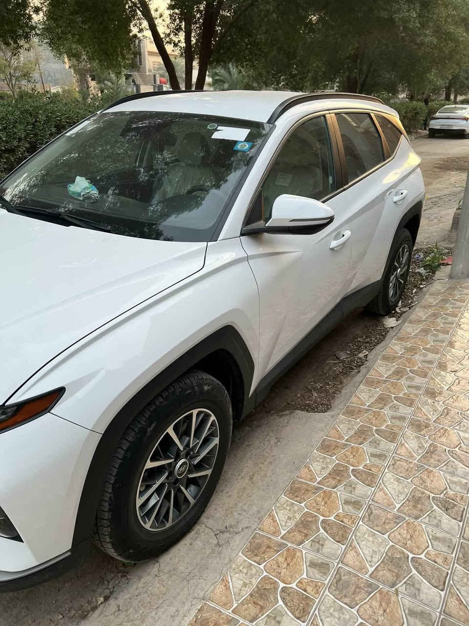 السلام عليكم هونداي توسان موديل 2023 ماشيه 53 الف حادث كما موضح بلصوره جاملغ مبدل وباب صبغ بدون ارباك 
سورنارها بلمنشور
المواصفات
بصمه + تشغيل عن بعد
كشنات جلد ابيض واسود
رادارات امامي وخلفي وجانبي
تحديد مسار
اطفاء ذاتي 
هاند بريك دكمه 
والمزيد من الاضافات 
مرقم بابل باسمي مكاني بابل بيع فقط 
للاستفسار 
***********
