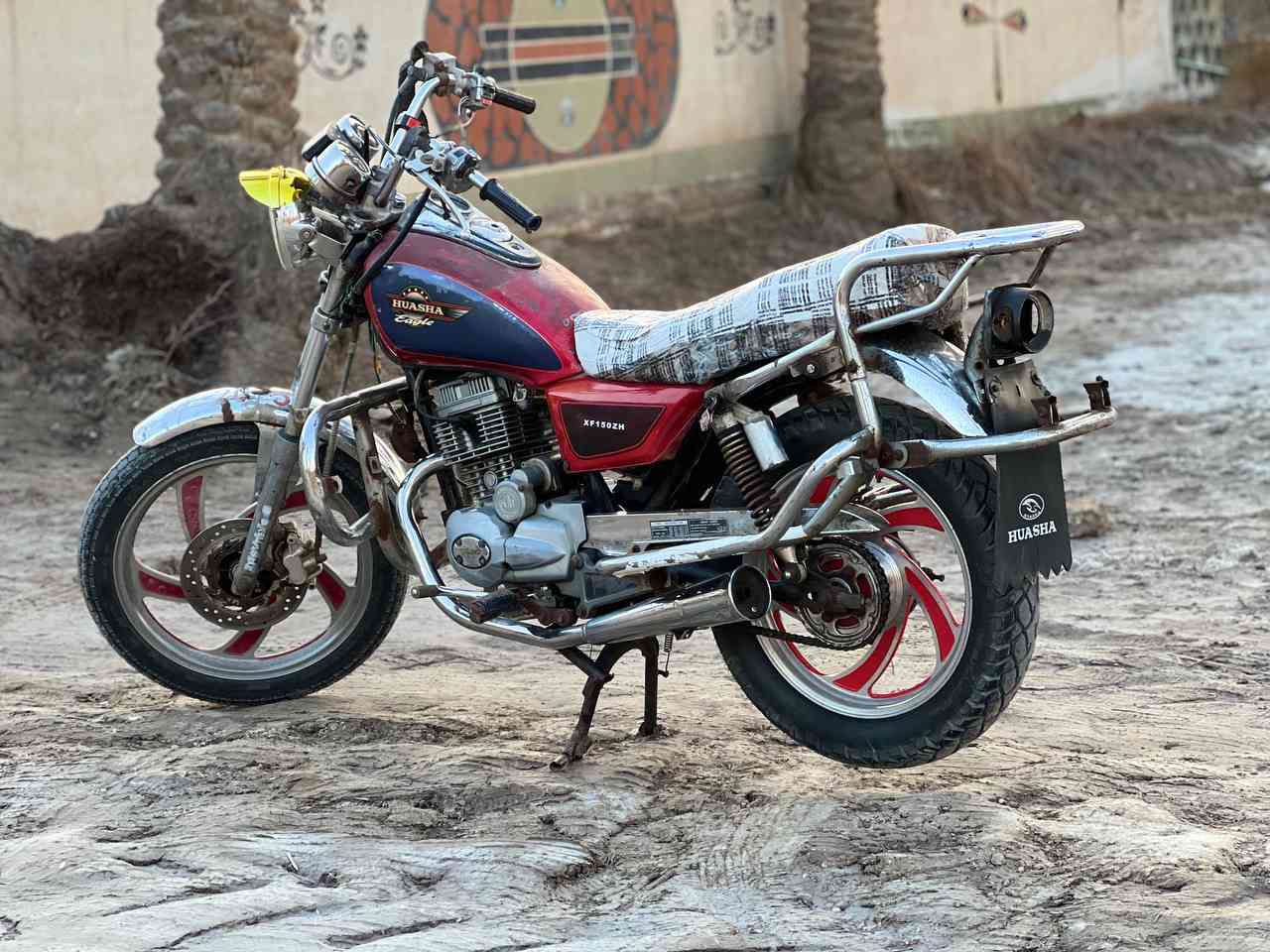 السلام عليكم
دراجه جونده محرك شرط ما مفتوح موديل15
أوراق اصولي 
نقص كهربائيات والنمره الثالث يفلت 
السعر 300 وبيها مجال قليل
***********
