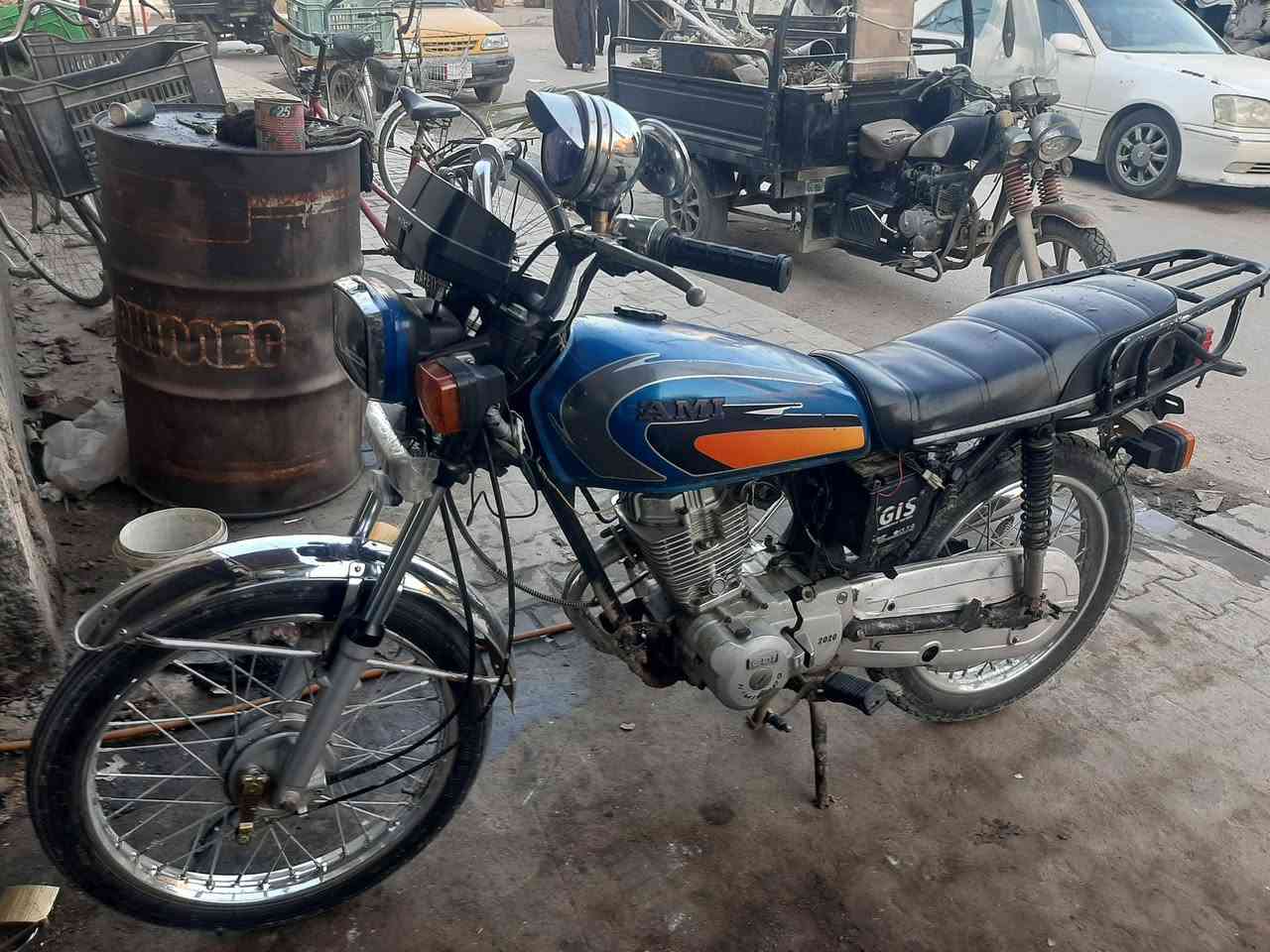 السلام عليكم شباب من رخصة مدير الكروب دراجه كلك  للبيع سعره 450 او بيه مجال مكاني نجف مشخاب خابر او بيك خير وتدلل ***********
