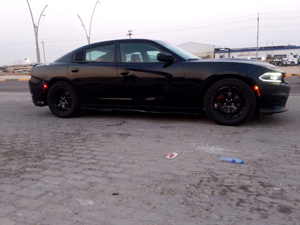 السلام عليكم جارجر البيع فقط موديل 2016 أصل بسمي مكينه 3600 كير اكسن مكفولات بيه صبغ مدكر الكدام ول مدكر الوره بيهن صبغ فقط كفاله من ضربه ولتبديل السياره السعر 165 وبيه مجال الشراي الستفسار انتصل علا رقم ***********
