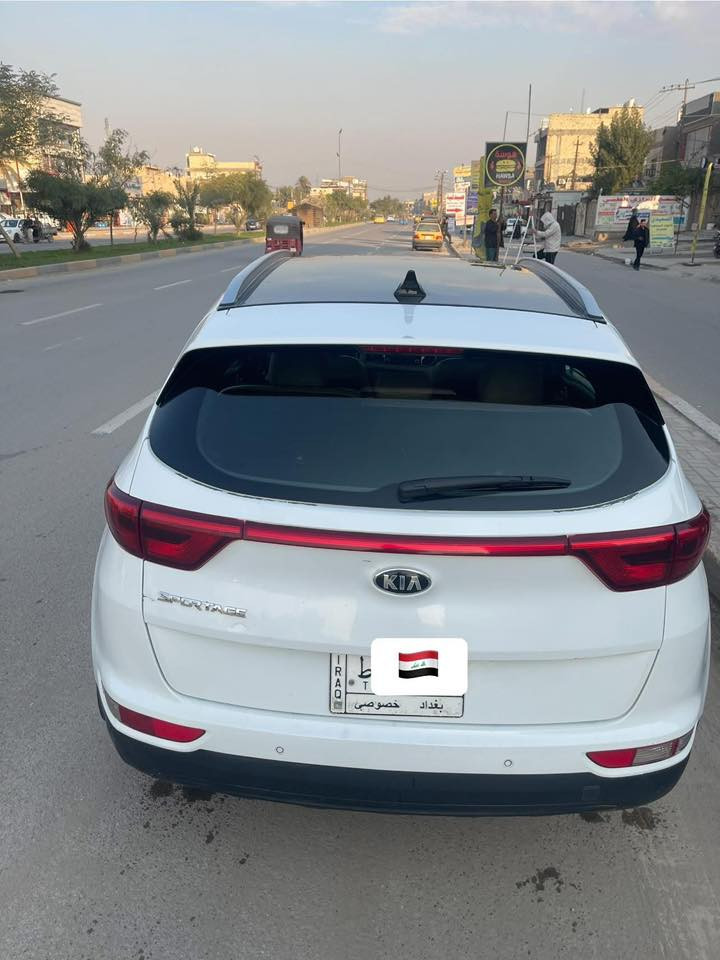 السلام عليكم
للبيع كيا سبورتج ٢٠١٨ خليجي مكفوله من صبغ بيه بارد بل جاملغ بسيط رقم بغداد مميز مشروع وطني بأسمي تحويل مباشر فقط السياره فول الفول 
مقاعد مخمل تطريز وجلد
سماعات ستريو jpl
بنوراما
صندوك كهرباء
كشنات كهرباء
حساسات امامي خلفي +كامره دواره 
هند بريك دكمه
مرايه تعتيم
شاشه
درايڤ مود ٣ وضعيات
تحكمات ستيرين كل الجهات
تبريد قطعتين
اشاير بالمري
حساس عدادات
لد ابيض
محرك 2000 دوش المرغوب
وهوايه تفاصيل بعد
السياره كامله من كل النواحي تخم تاير جديد باتري جديد مناقصها اي شي 
السعر ١٩٠ $
تواصل ***********
