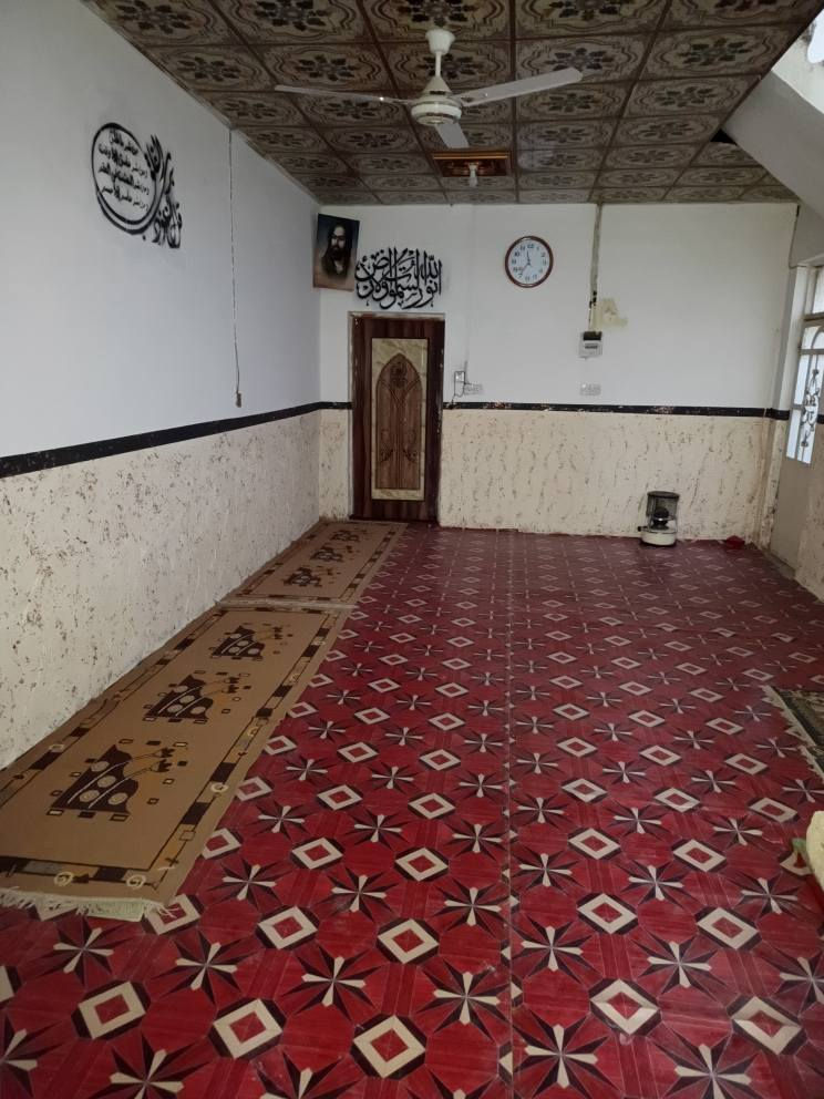 بيت للبيع 100 متر بل براكيه شارع المطار القديم قرب مدرسة جناهن *********** النجف, العراق
