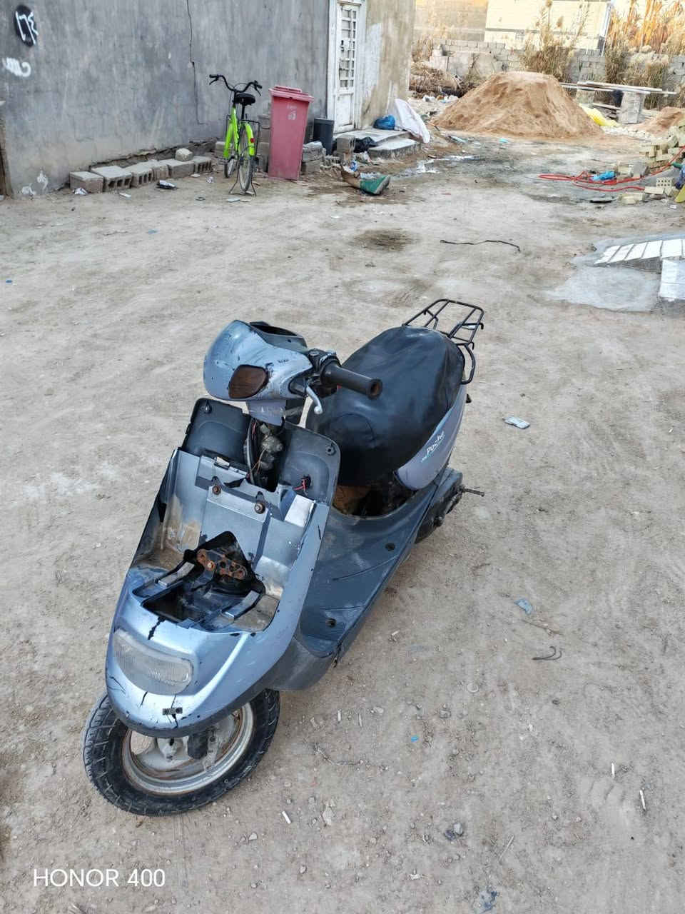 سلام عليكم دراجة منغولي شغالة للبيع مكينة ناعمة اي صوت مابيهة تايرات جدد شلعة ومعدل فول كهربائيات الكلوب ما يشتغل يحتاج ربط لأشاير تشتغل البك لايت شغال دراجة حلوة السعر150 وبيهة مجال العنوان كربلاء البوبيات عمود 75 قرب اسواق كرز إستفسار خاص او ***********
