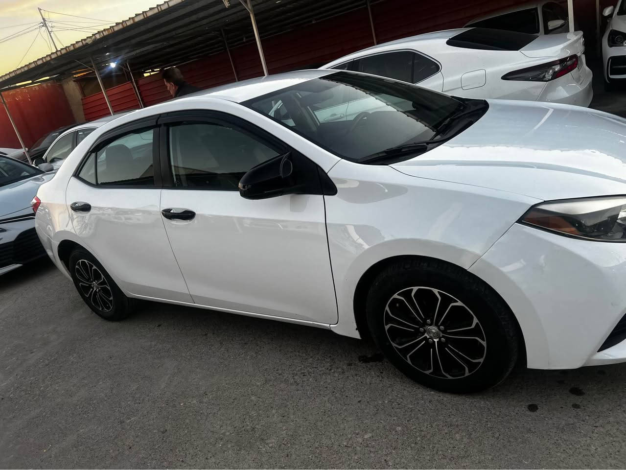 كرولا ٢٠١٤ (شركة أمريكي)
بدون دعم بدون صبغ 
مواصفات Le
سعر ١٣٧ مجال
رقم ***********
العنوان دهوك Singapore
