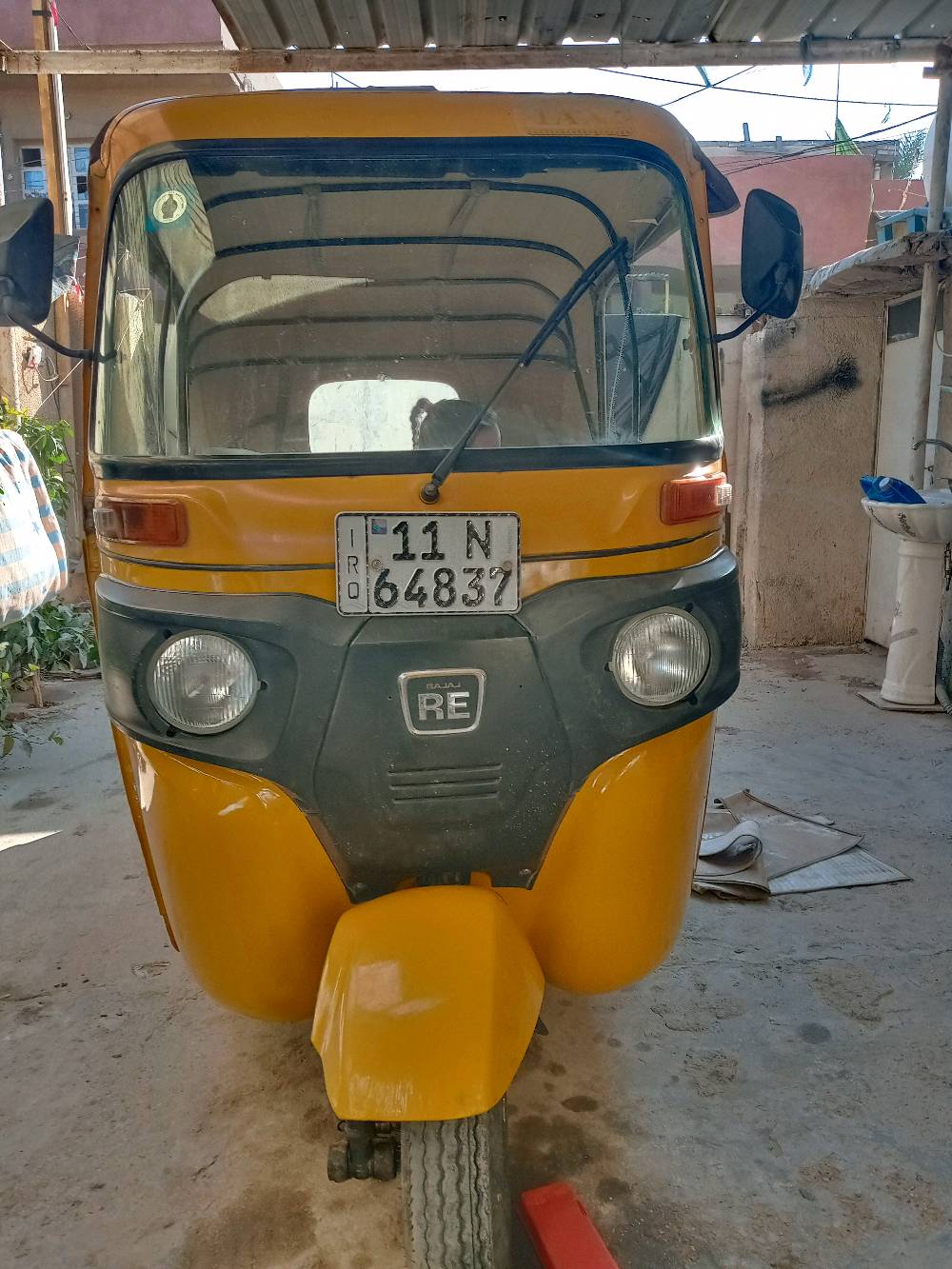 تكتك باجاج RE للبيع، حالة ممتازة ولَم يتم استخدامها كثيرًا. التكتك لونها أصفر وتعتبر وسيلة نقل اقتصادية ومربحة. مناسبة للشغل في المدينة والأحياء. كل الأوراق الرسمية متوفرة وجاهزة للنقل الفوري.