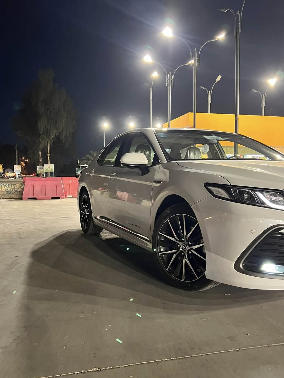 السلام عليكم للبيع كامري 2024وكاله عبد اللطيف
GLEفول مواصفات للاخير 
مكفوله السياره ماشيه 22الف 
المكان بغداد 
للاستفسار الاتصال على الرقم 

   ***********
