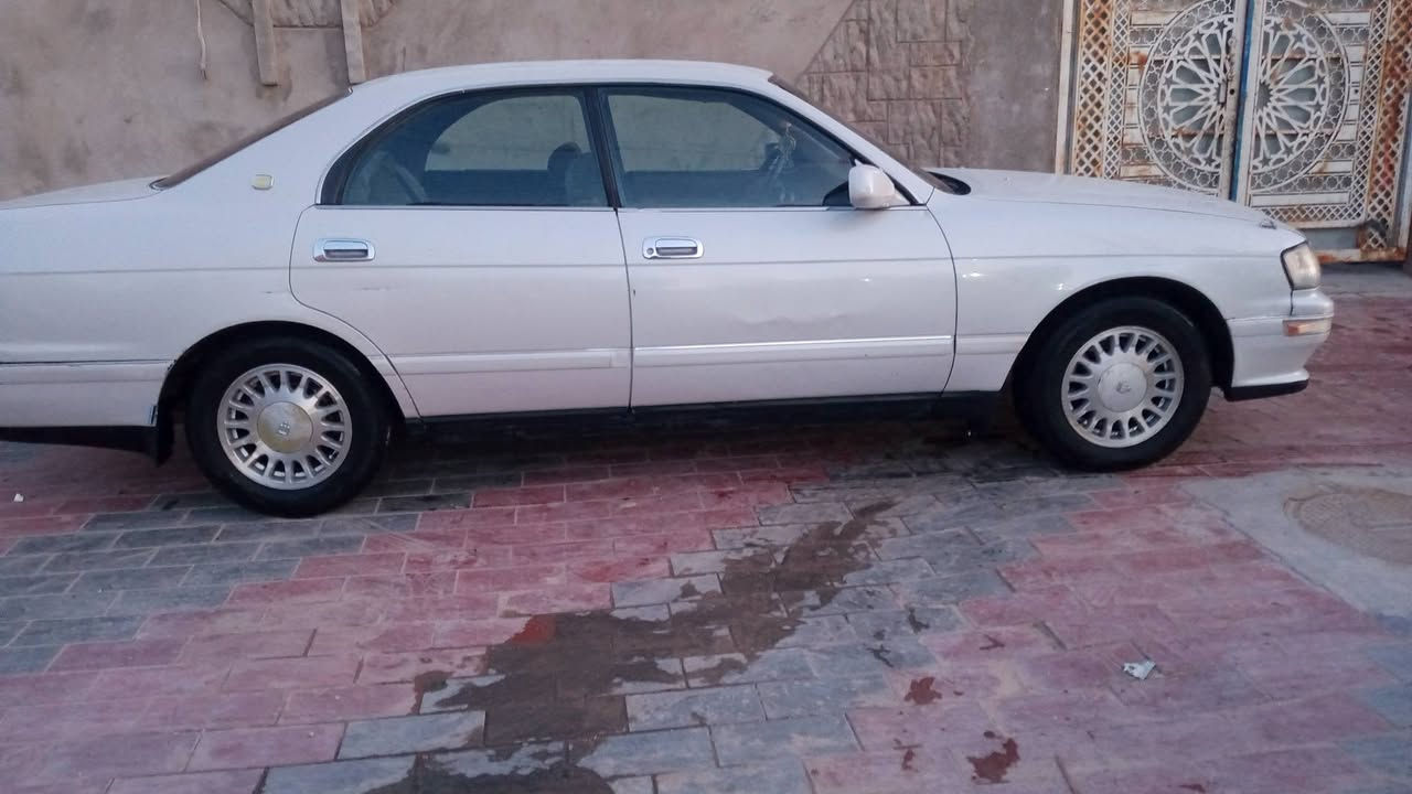 سلام عليكم بطه للبيع سياره مقفوله من كل شيء سياره بلاديه على وضع الشركه السياره بدون صبغ بيها طخه خفيفه بالشامله للخلف سعر 55 وبيها مجال شيء قليل حق الجيم مكان كربلاء حي النضال السياره متوازي على بيعتها سلام عليكم***********
