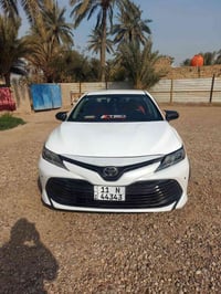 كامري 2018 le للبيع او مراوس حسب القناعة  وارد أمريكي  حادث ٤ قطع   با...