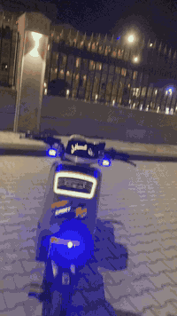 سلام عليكم دراجة شحن أر سبعة 2025مستعمله الدراجه جديده بس بيهه نقوصات شوي وعندك 3 بطاريات عطلانات الدراجه مشتريه قبل 9 اشهر موجود كارت الظمان مشتريه ب600 الدراجه رايده ب325 وبيه مجال العنوان البصره الجمهوريه الرقم ***********
