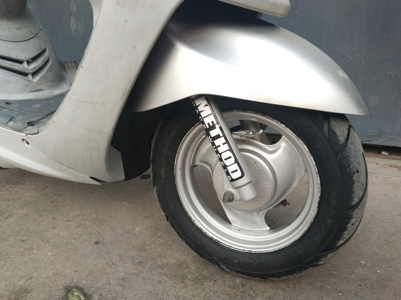 سلام عليكم
ماكس منغولي الدراجه جديده كلشي بيها بلادي بس كابريتر تجاري كهربائية شغاله كلها 
*********** واتساب بس 
السعر 725 وبيها مجال قليل مكان بغداد
