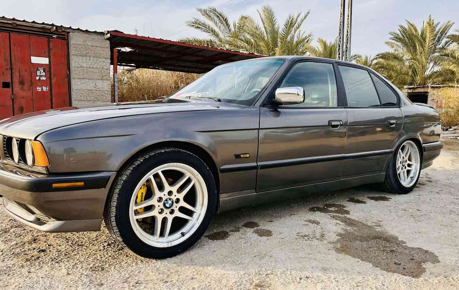 ً السلام عليكم اخوان
BMW 525i

موديل 1992 اصل بليته وسنويه ٢٥

كير مكينه كفاله 

حداديه كفاله

تايرات مع ويل BBS حجم 17 جدد

منضومه زينون 

نضام صوتي + دمام تفليش

صوت رياضي رعيد ريمونت 

فتحه سقف طكتين 

رقم بغداد سنويه لل ٢٩

صندوق نضيف 

سياره باتري جديد ✅

بلكات ومجاول ومسطره بخاخات جدد✅

مكاني بابل /الهاشميه

للاتصال ***********
