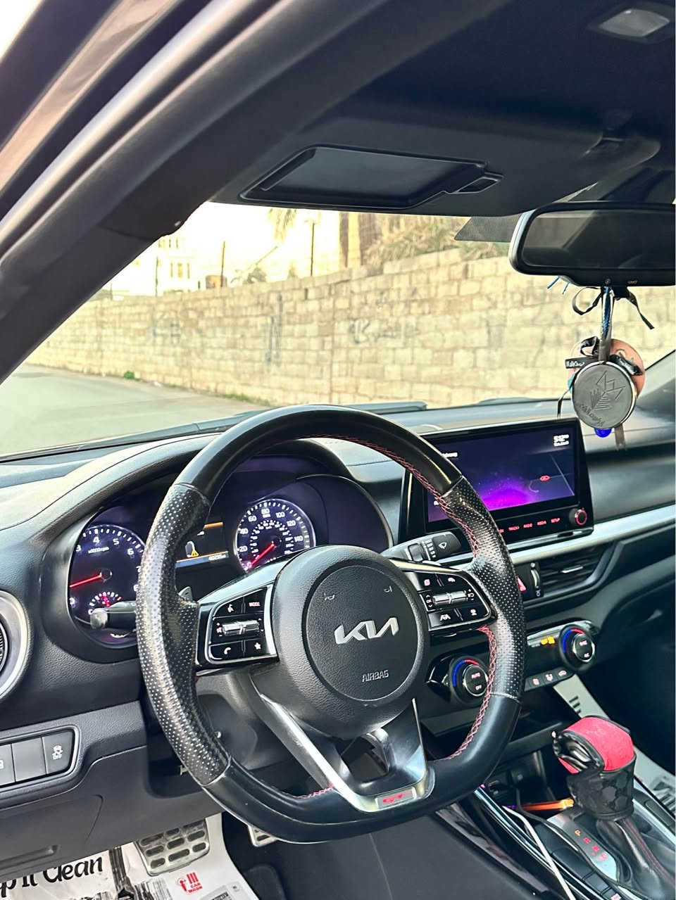 فورتيGT  2022✈️ 
كير دبل كلج محرك  T🔥 1600  
 (كلين) سرقه دعاميات وبك لايت  شاصي لغد ايرباك كفاله 
فقط بيه بوارد خفيفه ماشيه ٣٧ ميل  فول عده لفتحه  
شاشه جبيره  اناره داخليه سياره مختمه GTومواصفات هواي بيه سعر  جداً مناسب ١٥٣ وبيه مجال مكانه بغداد الكرخ اي ستفسار بل خدمه 
*********** بغداد, العراق
