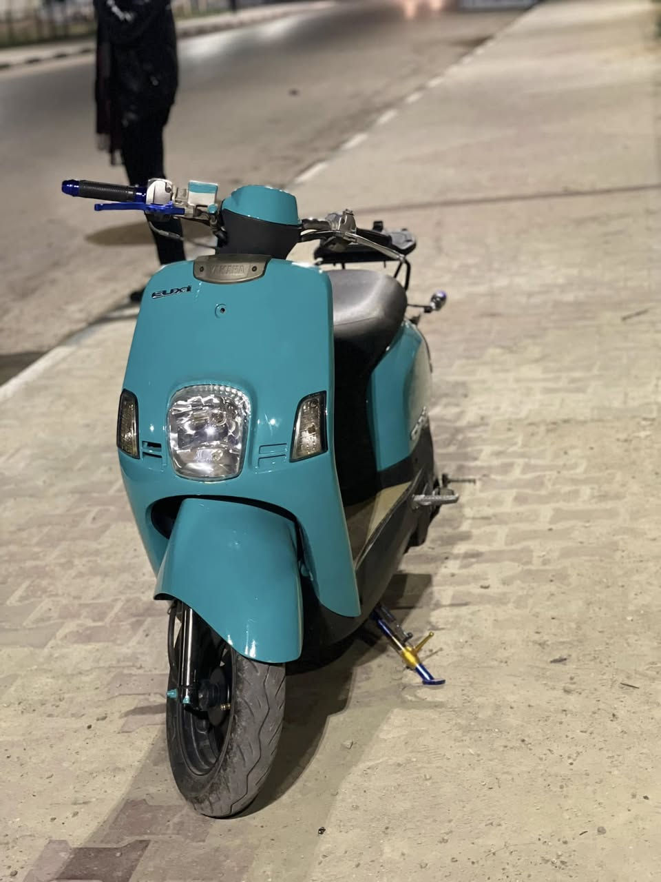 سلام عليكم شباب ماكس بوليس للبيع ماصارلة هواي من طالهة لونهة اسود ومصبوغة صبغ حراري دراجة بلادية وين ميعجبك افحص. حيل متوازي على فلوسها. دراجة مال جناي الله شاهد متعوب عليها عندي ظرف وريد ابيعها مكاني بلكوفة وشراي بخدمتة ***********
