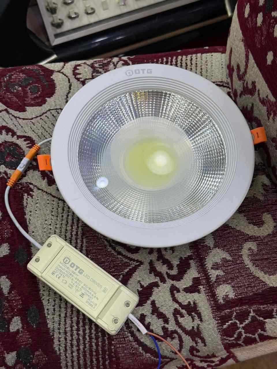 سلام عليكم 
كبير
34 ابيض
18 اصفر
—- 
23  صغير اصفر
36 صغير  ابيض 
بس ينشد بالكهرباء كاملات هنه و محولات
للاستفسار واتس ***********
