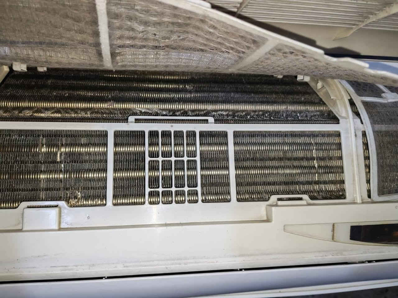 سلام عليكم سبلت 1طن الحافظ مقفول غازه بس تشد كامل غراضه  سعره 175بي مجال العنوان بغداد ***********
