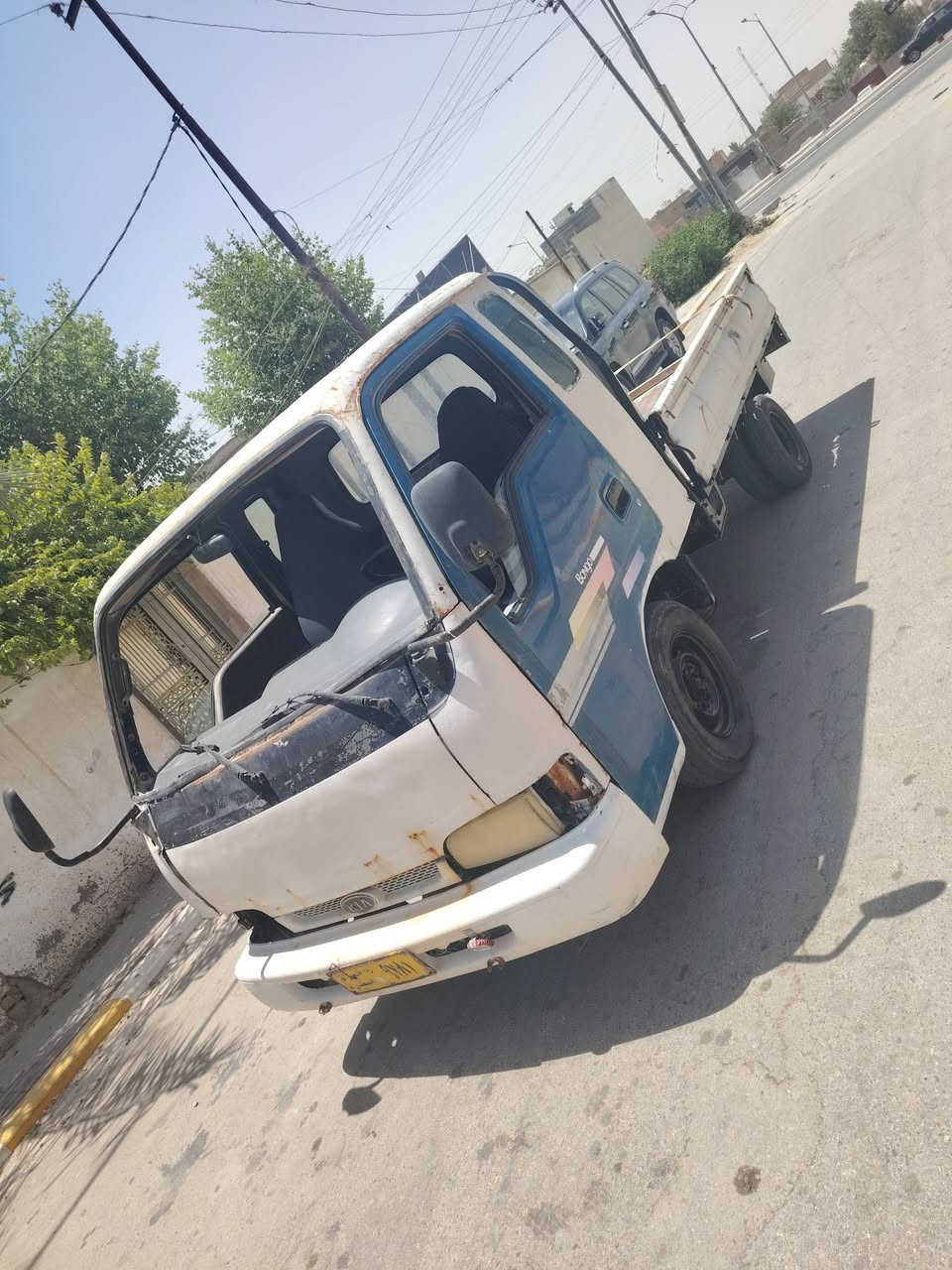 السلام عليكم اخوان كيه ام عيون سياره جاهزه مكينه وكير واكسل وشاصي مكفولات ماعدا من تفتح القبق بيه دخانه رقم صدامي بصره راعيه ماندله اتكفلك سرقه وعشاير داخله حصه كاز  كل المحافظات السعر 18 ورقه قفل قفل عنوان ناصريه مركز ***********

