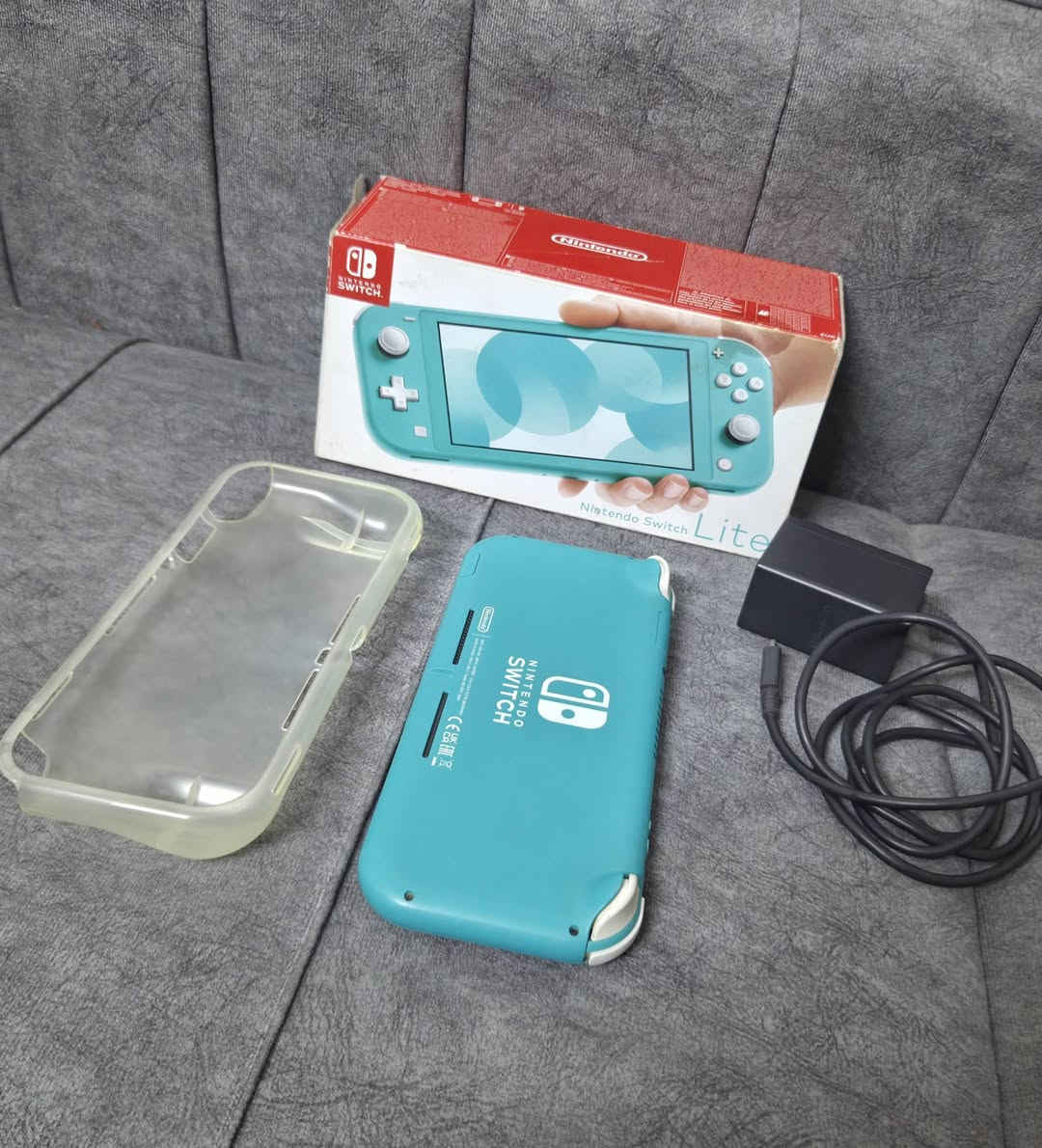 نتيندو سويج لايت 
مهكر شريحه نضامين / مهكر - اونلاين 
تكدر تنزل اله العاب شوكت ما تحب 
وطبعا التهكير عربي بالكامل 
رام ساندسك الاصلي 128 
كامل ملحقات ونضافه الجهاز كدامك 95% 
وياه درع جلاتيني شفاف اصلي 
سعره : 310 بيه مجال بسيط 
مكاني بغداد 
للاستفسار تفضل خاص 
او للاتصال / ***********
