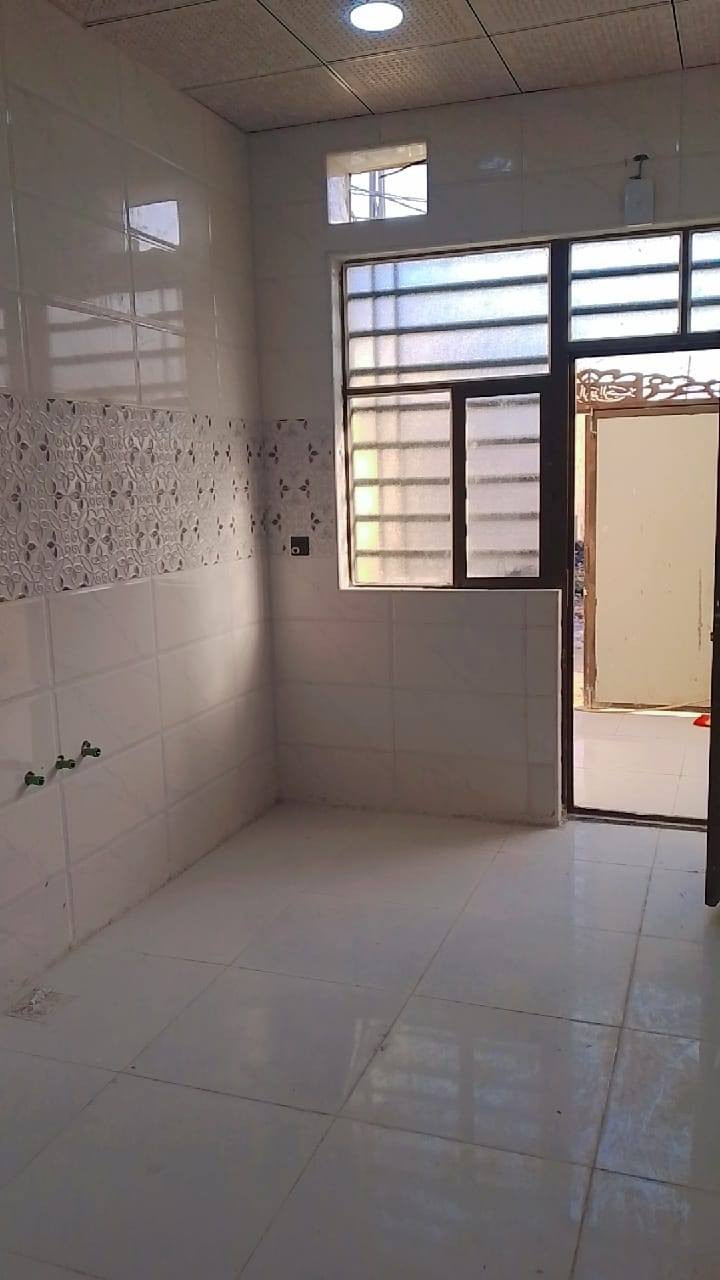 مكتب ولايه علي 

بيت للبيع المساحه 100 متر طابو زراعي سند 25 

بنيان جديد درجة اولى 
طابوك أساس وسقف صب كونكريت جاهز تستلم مباشر 

يتكون من غرفة نوم وصاله واستقبال ومطبخ وصحيات داخليه وخارجيه وطارمه ومكشوفه 

العنوان شارع المطار القديم قرب صيدليه صفا رابع بيت عن شارع العام 

السعر المطلوب 46 مليون وبي مجال 

للاستفسار اتصال أو واتس اب 
***********
أبو علي العبدلي
