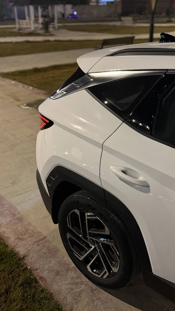 توسان خليجي 2026للبيع او مراوس
ماشيه10000
موصفات 
كشنات كهربائية 
صندوق كهربائي 
كشنات تبريد 
بصمه 
حساسة 
لايت ديناميكي مع فرت الستيرن
بردات خلفيه

السياره بيه باردPDR
بل الجاملغ الامامي الايمن والباب الايمن بي على كد شبر مو شبر اهل المعارض
السعر230وبيه مجال شي قليل
للاستفسار ***********
