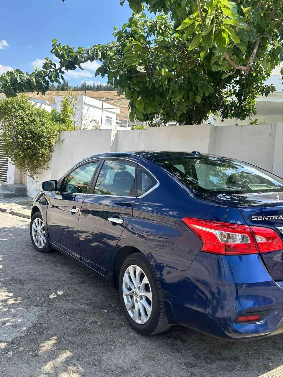 Nissan centra 2018 sv 
٥٥ هه زار رويشتووه 
بونيت و چاملغ بوياغه 
شانسى و بدنه ى نه گرتيه 
دوو ساردى بچوكى هه يه 
گير و مكينه و تعويل و غرامات به شه رت
*********** أربيل, العراق

