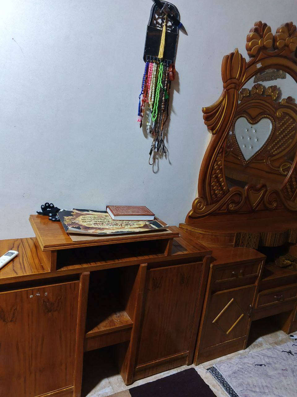 غرفه نوم ملكيه للبيع
نوعيه صاچ اصلي 
نضافه+متانه شرط جديده 
باب عدد٦ +زاويه ٢باب
السعر:900 وبي مجال 
للاستفسار؛***********
