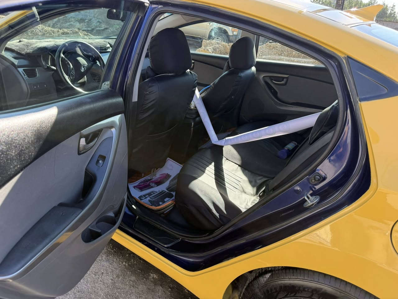 سلام عليكم الانترا 12 أمريكي   سعر 100 وبيه مجال ***********
بغداد
