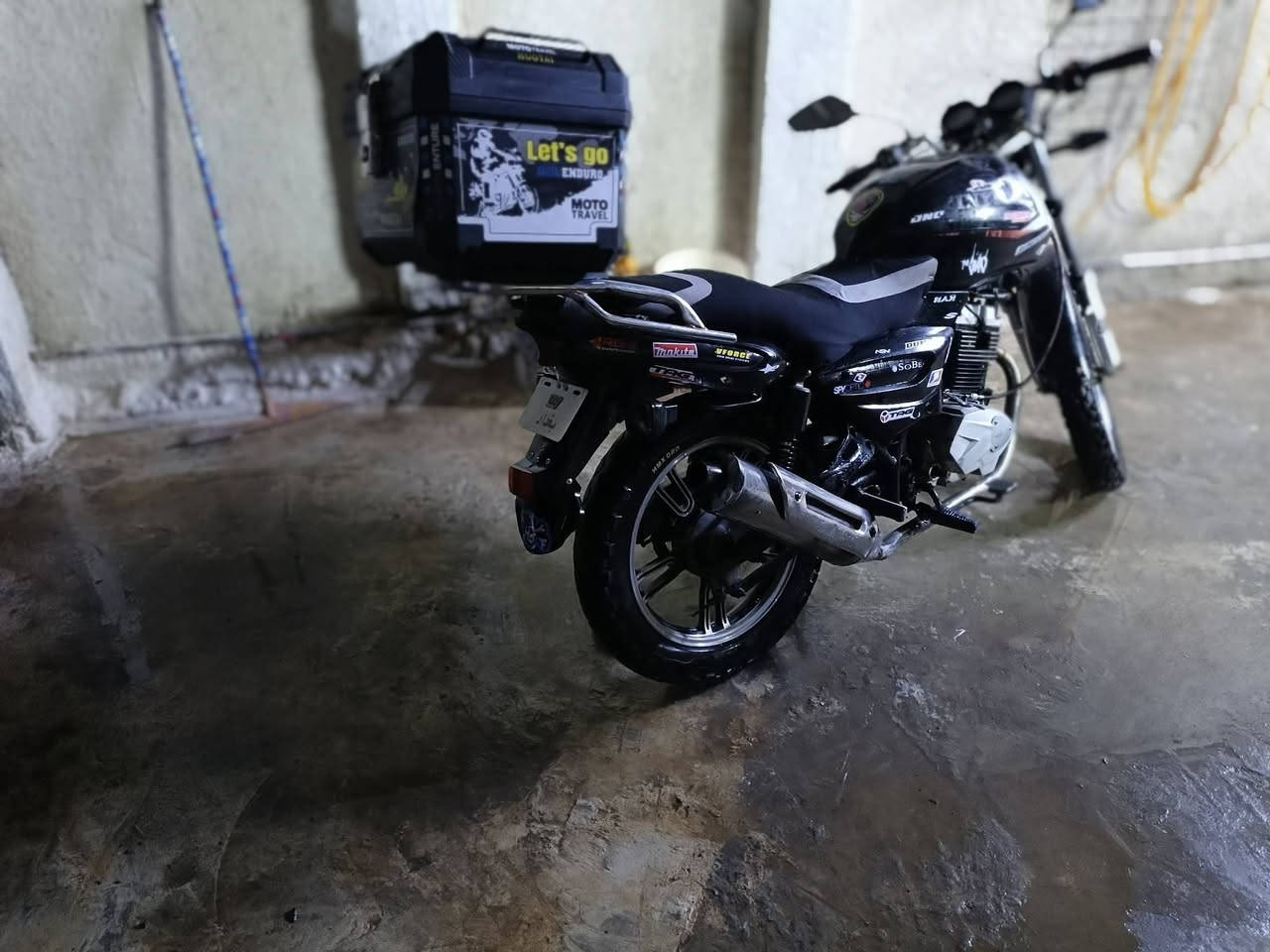 دراجه فرخ بانده جني مكينه مكفوله كهربائيات كله شغال دراجه خير من الله رزانه متانه نشاط أوراق كامله نضافه فول وين ميعجبك روح بي للبيع سعر 450 موديل 19 رقم تلفوني *********** بس الجناي يعرفه مكينه 150 سيسي صرف بنزين مابي ابد
