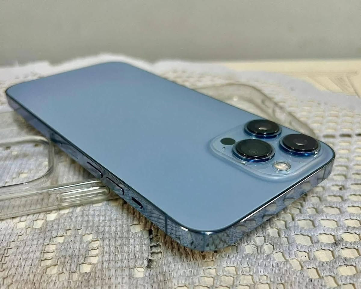 ْالسلام َعليكم
أيفون 13برو ماكس ذاكر 256
شراق اوسط نموثجM بطاريه بلاديه 77شرط تفحص وياي ما اعجبيك 720بيه مجال حك جيه ***********
