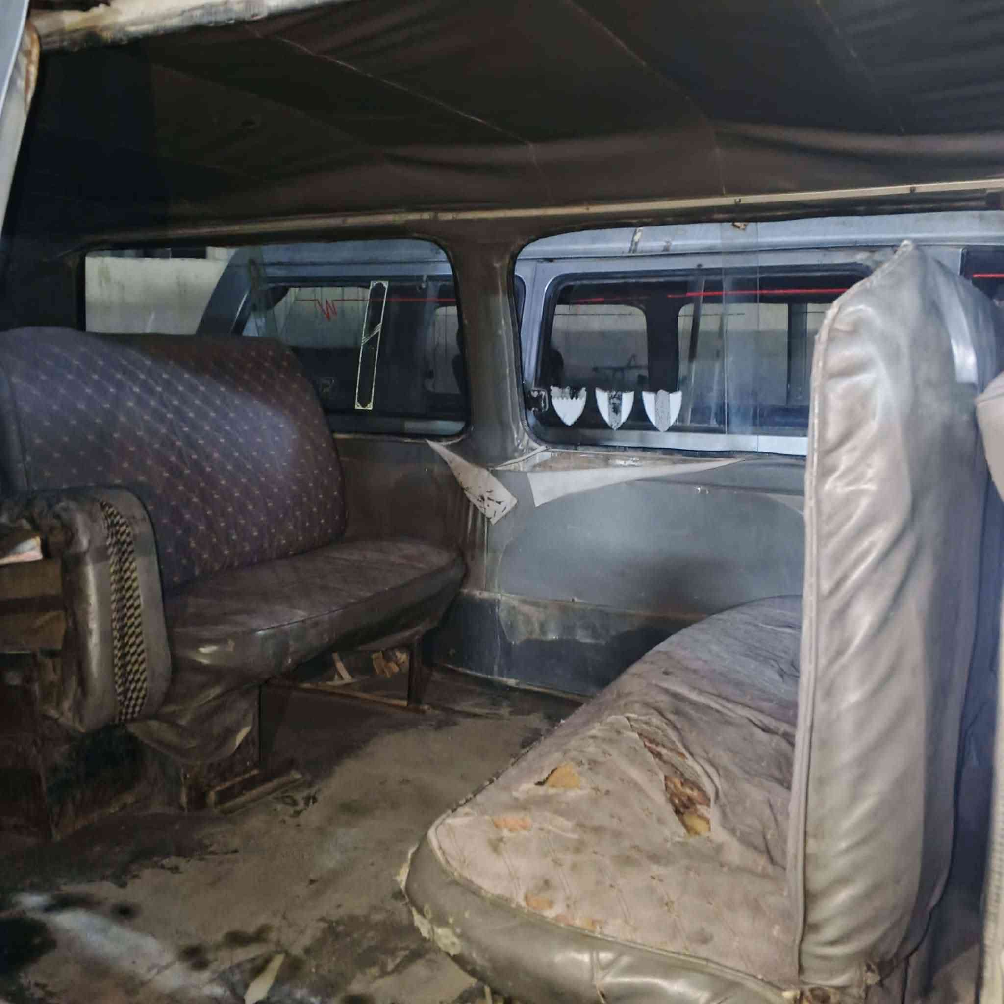 السلام عليكم سياره بسته ٩٣ السنويه الى نهاية ٢٦ كير محرك بم مكفول تخم تاير  رقم *********** السياره بغداد شرط التحويل
