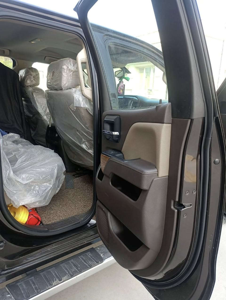 السلام عليكم سلفرادو موديل 18 رقم بغداد الجديد بسمي مكانهه انبار للبيع بدون مراوس سعر 140وبيهه مجال مستعجل علبيعه ماموجود علفيس ‭0786 044 5110‬ للتفاصيل اكثر اتصل وتدلل
