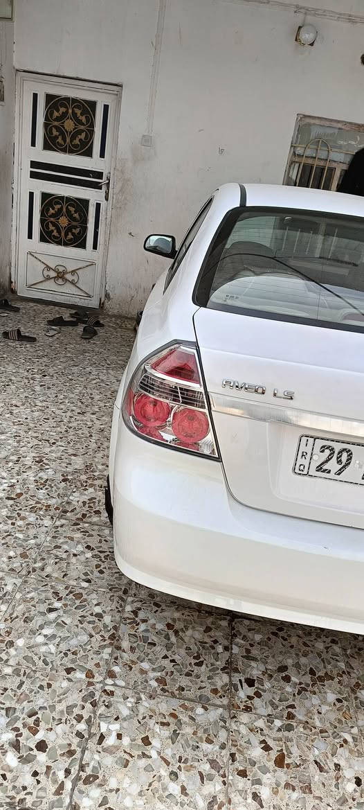 السلام عليكم افيو 2010 مكينه وگير خير من الله بيه الباب الخلفي صبغ تخم تاير السعر 66 وبيه مجال بسيط مكاني الكوت الاتصال ***********
