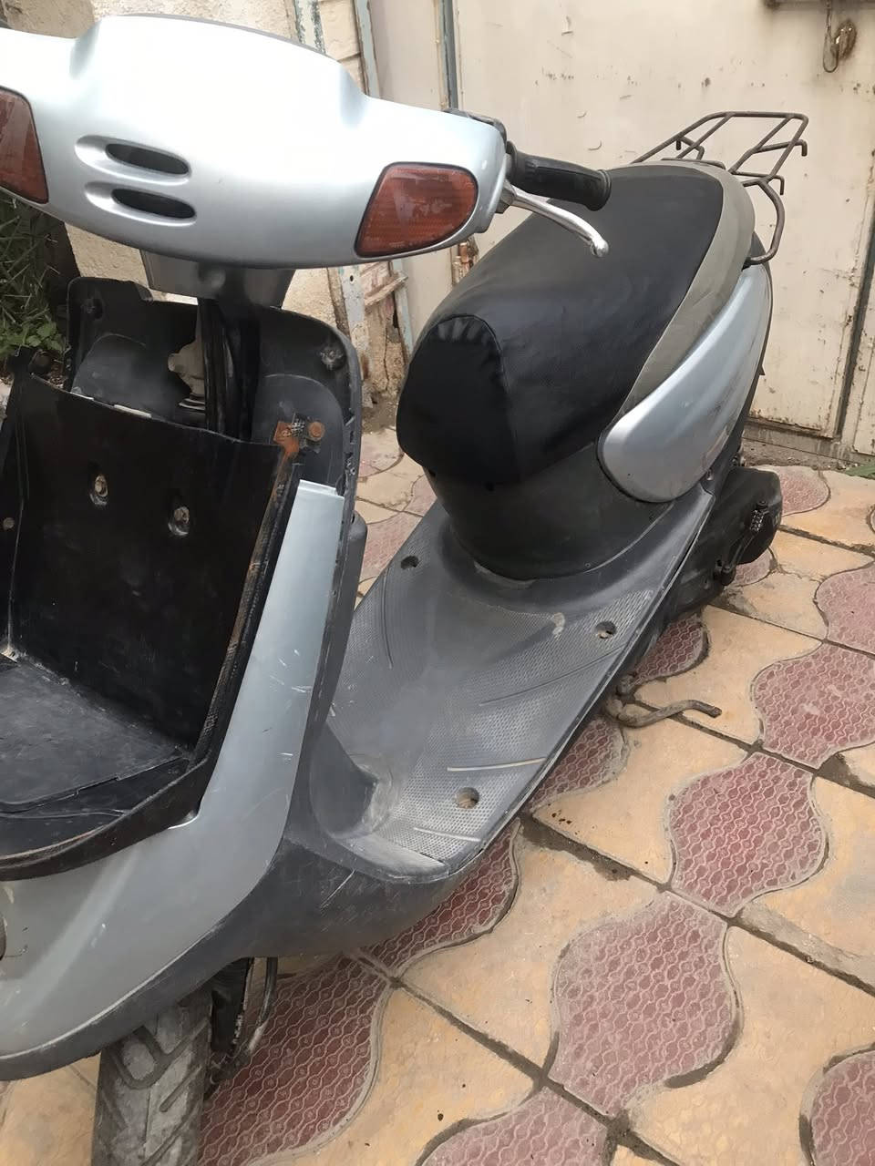 دراجة منغولي للبيع نكره سلف شاصي مكفول مجفته تجفيت درجه اولا  كل الكهربائيات شغاله مكينه ناعمه وصافيه نقصه فقط السله دراجه جاهزه فقط السله نقص مكان الدراجه حي المعلمين سعره 225 الف وبيه مجال كلش بسيط بعد المعاينه تفاصيل اكثر على الخاص وتدلل


**إذا كنت صاحب هذا الإعلان وتريد حذفه لأي سبب، رجاءا أرسل رسالة إلى الدعم الفني**