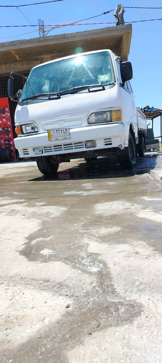 السلام عليكم كيا حمل للبيع موديل 1995رقم ديالى السيارة مكفولة من كير اكسل محرك وشاصي ورقم شاصي واضح السيارة 7جنكال السعر 43بيهة مجال الاستفسار عن هذا الرقم ***********
