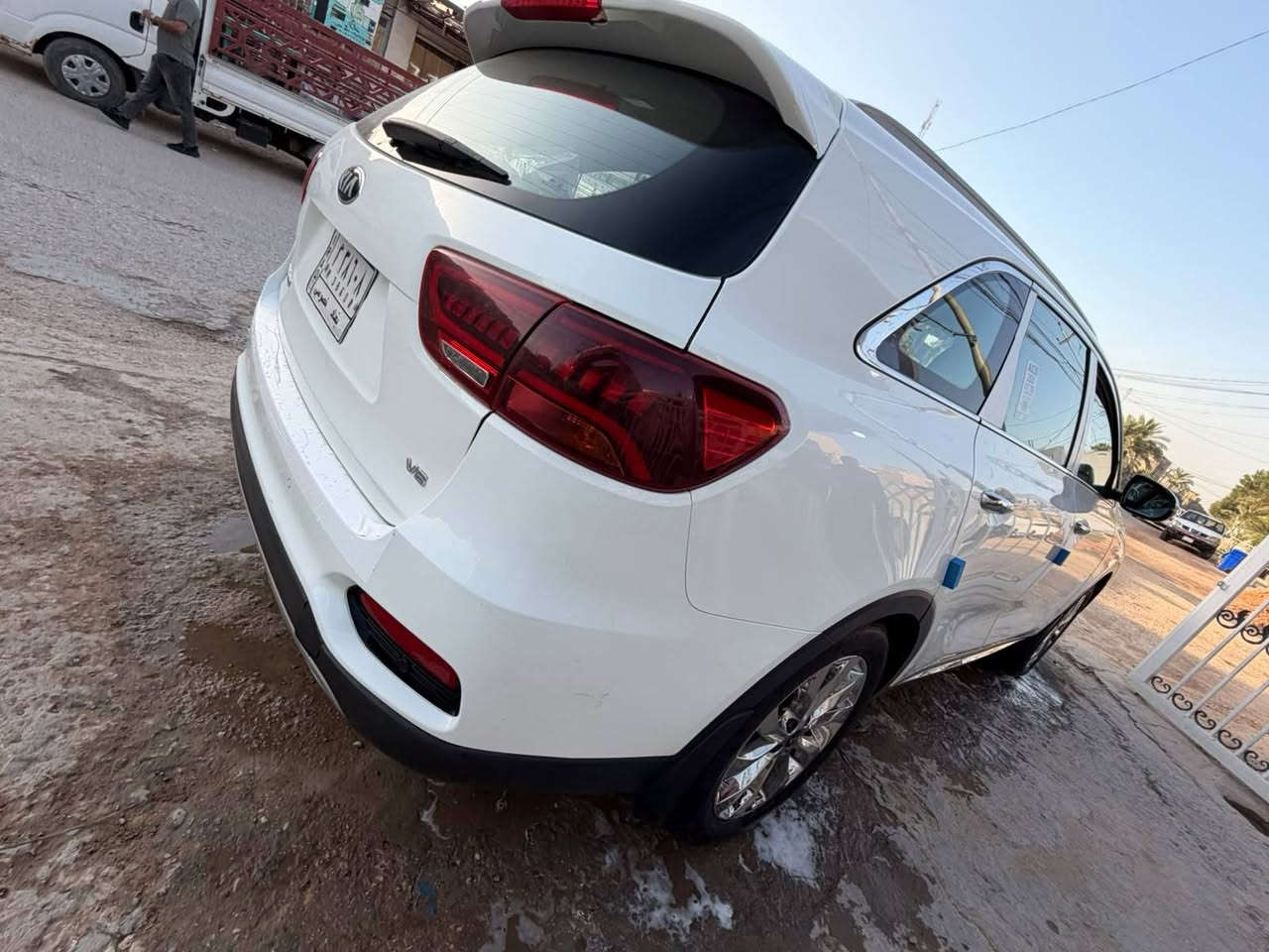سورنتو للبيع مديل2020كفاله 6سلندر جديد ماشيه90 بغداد ابسمي سعرها 230 شراي يخابرني بيع فقط ***********
