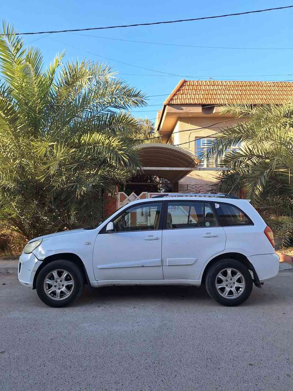 شيري تيكو موديل 2015 كير ميكانيكي محرك 2000 رقم بغداد الماني سنوية 2027 بإسم زوجتي (شرط تحويل ثاني يوم ابيع للجناي فقط اذا بياع شراي اعتذر مابيع) سيارة محرك وكير بلادي ماشية 78 الف كيلو حقيقي ..  الكشر بلادي بدون حادث ولا تصليح ولا صبغ فقط طخات وشخوط مامصلحهن ليدات امامية نهارية وحساسات خلفية وشاشة وكامرة وفتحة سقف .. دواخل بيجي .. زوج تايرات امامي جديد ..
مكاني بغداد الكرخ للاتصال ***********
 الشراي يتصل غير متواجد على الفيس
