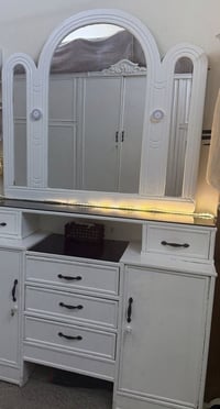 ميز مرايه • خشب عراقي • ابيض