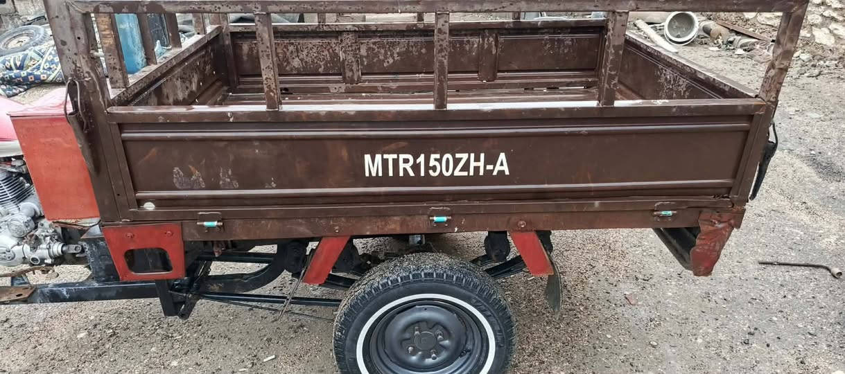 ستوته للبيع أوراق اصولي موديل 19 مكينه 23
كهربايات كله شغاله شاصي مكفول من الحيم 
بدي نضيف ستوته جاهزه تايرات جوبلس 
ستوته نضيفه السعر مليون و 250 

***********
