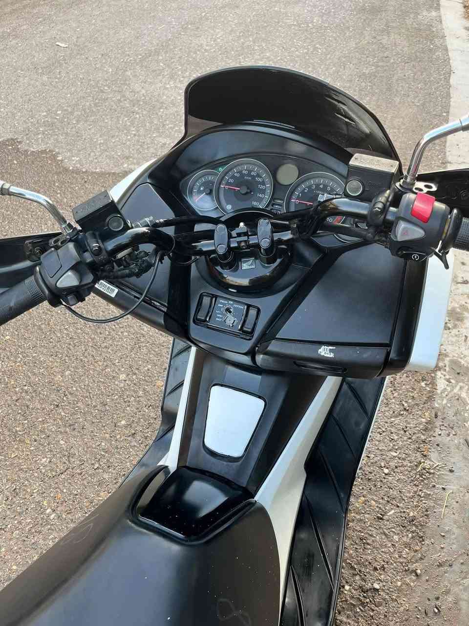 فوزرا 012
دراجة كشرها نظيف كلش 
دراجة لا تنقيص لا تبخير شرط 
معدل 120 
بيها بولبرن يراد تبديل 

مكان ديالى ***********

سعر مليون و ربع  وبيها مجال
