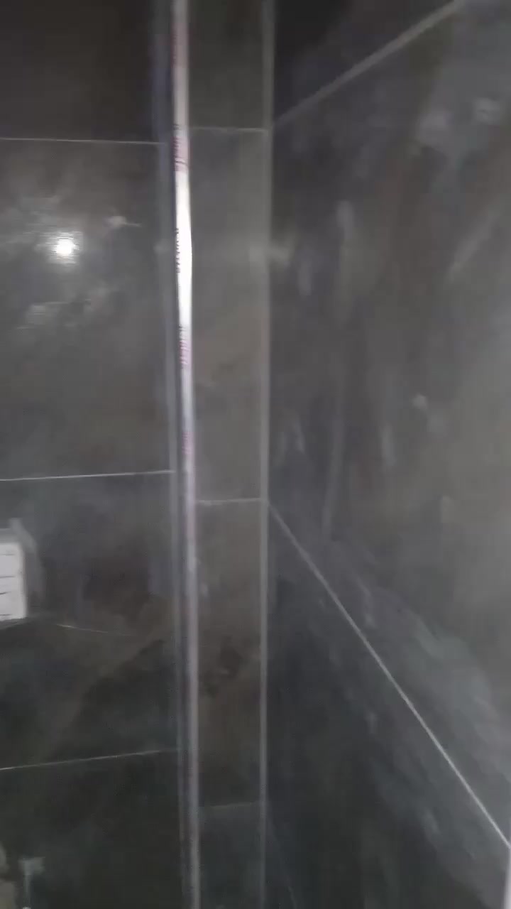 السلام عليكم خلفه سيراميك أرضية بورسلين تغليف بايات شغل درجة اولى ***********
