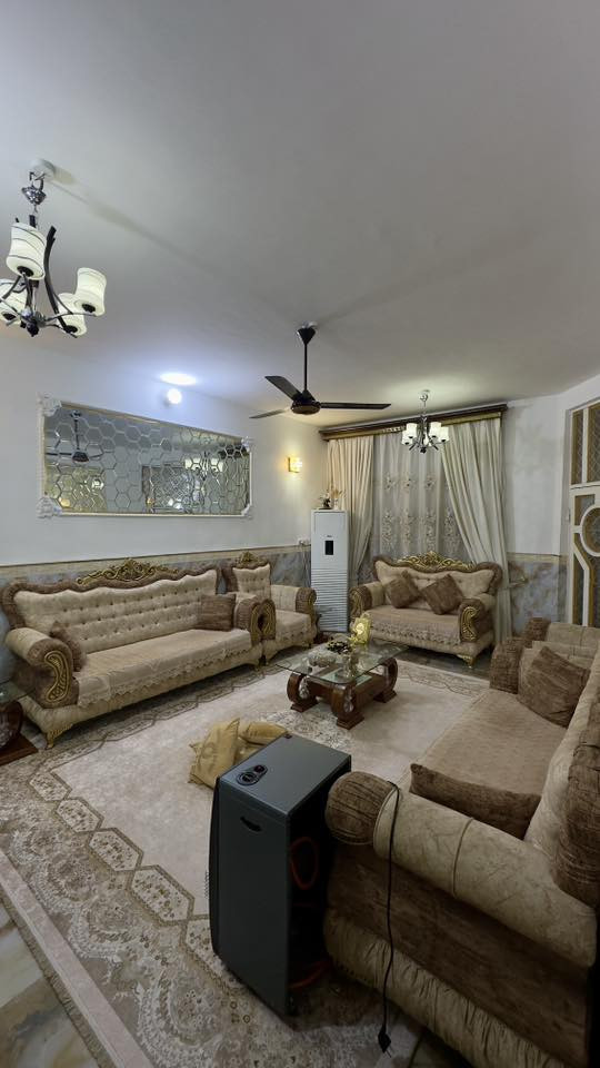 � بيت للبيع
🔹 المساحة: 116 م²
🔹 العنوان: خاجية القضاء
📍 قريب من شارع 30
📍 وقريب من مدرسة حماة الوطن

📞 للاستفسار: ***********
