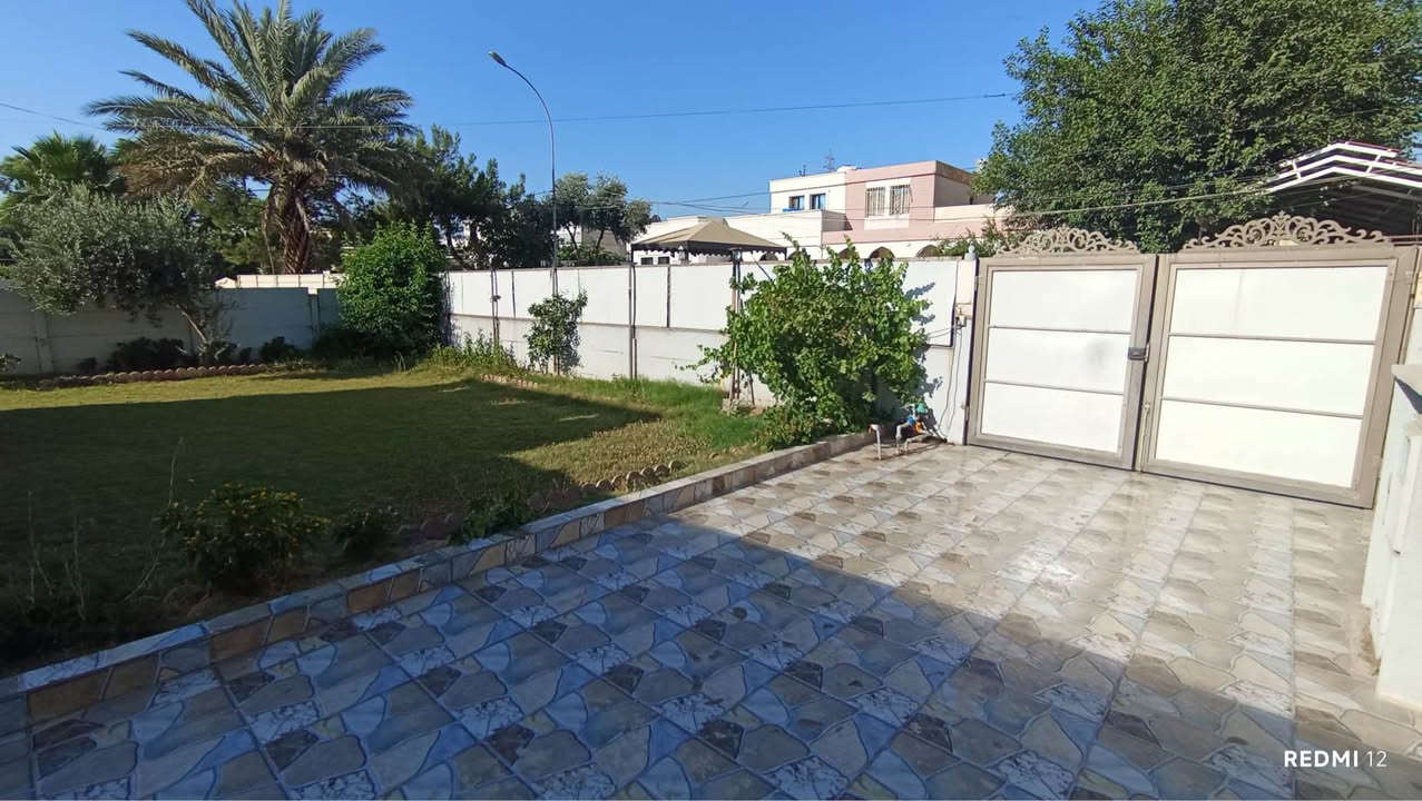 عقار للبيع

الموقع — دهوك/ دوميز

اقرب نقطة دالة/ الدفاع المدني في دوميز 

نوع العقار/ملك صرف

المساحة/ (٤٠٠)م 

غرفتين نوم/هول/استقبال /مطبخ/صحيات 

لمعرفة السعر  الاتصال على الرقم ادناه 

***********

غير متواجدين على الفيسبوك دهوك, العراق
