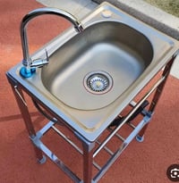 حوض كامل ستيل بلباله طلع رتفاع ٨٠ تقريبن وعرض ٤٠ وخلاط بي وصونده بي كا...