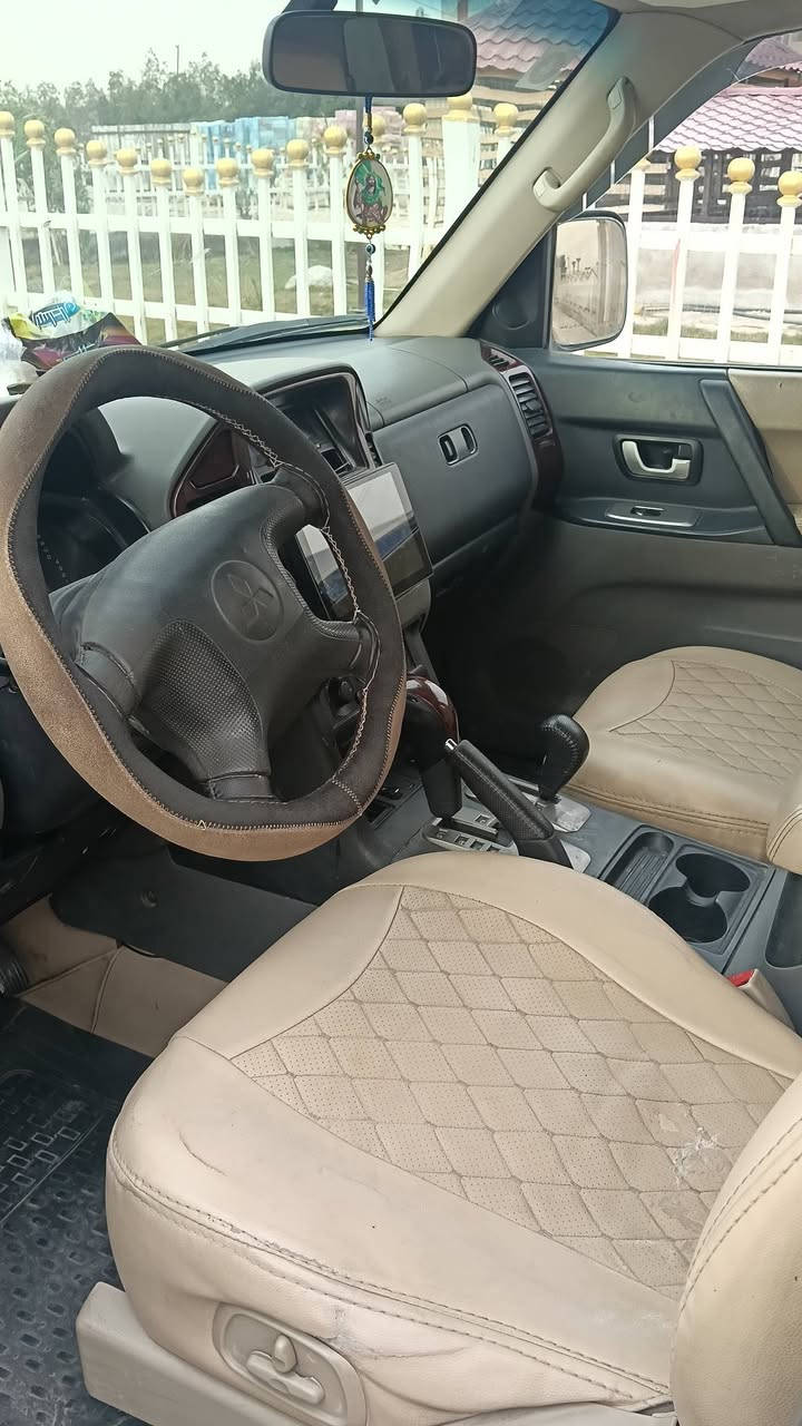 السلام عليكم اترخص من الادمن باجيرو 2007 فول مواصفات فتحه تحكمات بالكشن شفط مرايه صدرد تخم تاير جديد كهربائيات كلهاشغاله مكينه خير من الله  خير من الله مكاني بغداد الاميه الثاني سعر 115)***********
